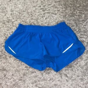 Lululemon Poolside Hotty Hot Shorts 2.5 inch Size 6